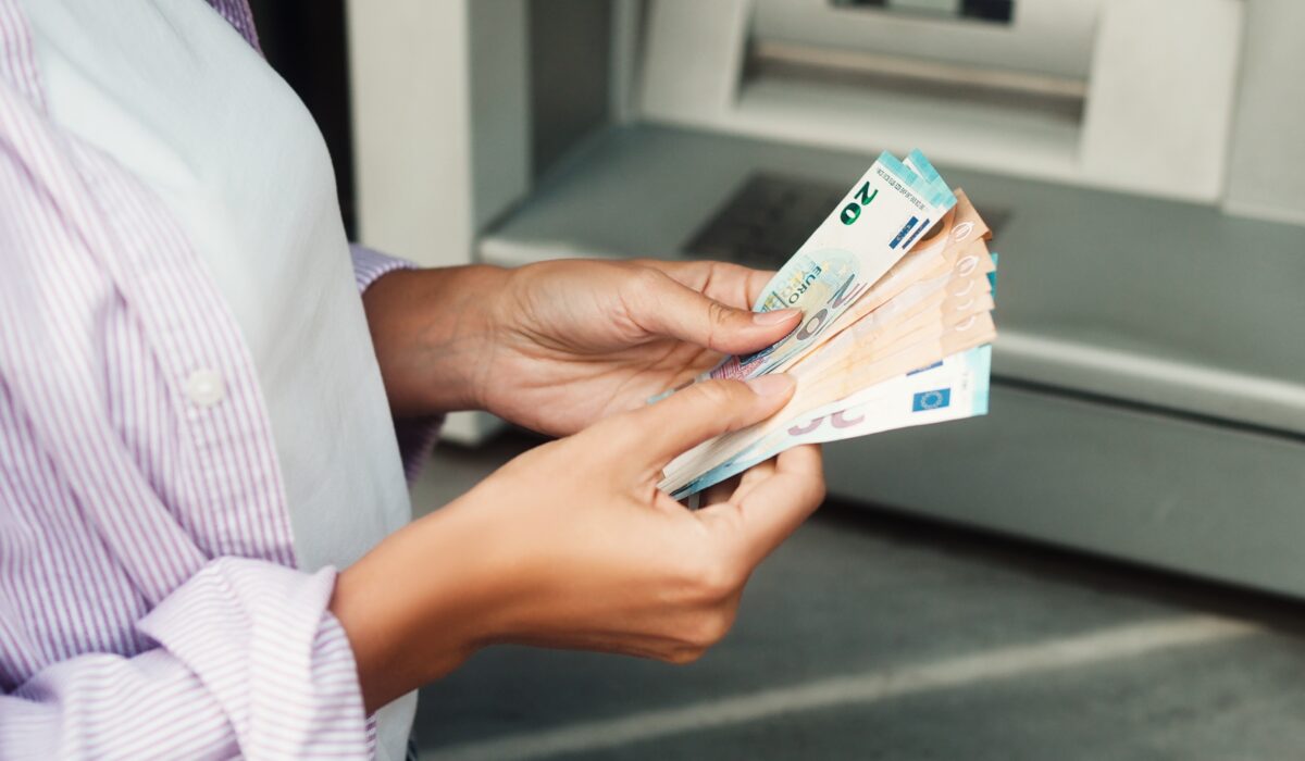 Προπληρωμένη κάρτα ΟΠΕΚΑ: Τι αλλάζει σε επιδόματα