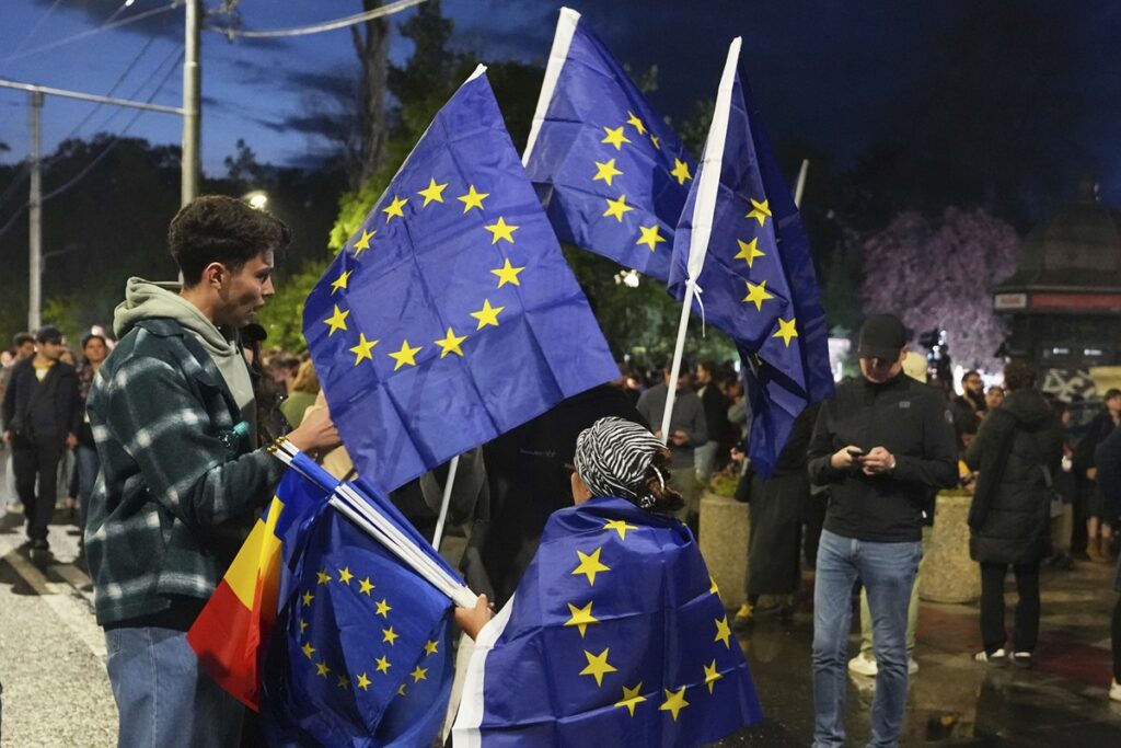 Ρουμανία: Νίκη με 54,28% του φιλοευρωπαίου Nicușor Dan έναντι του εθνικιστή George Simion