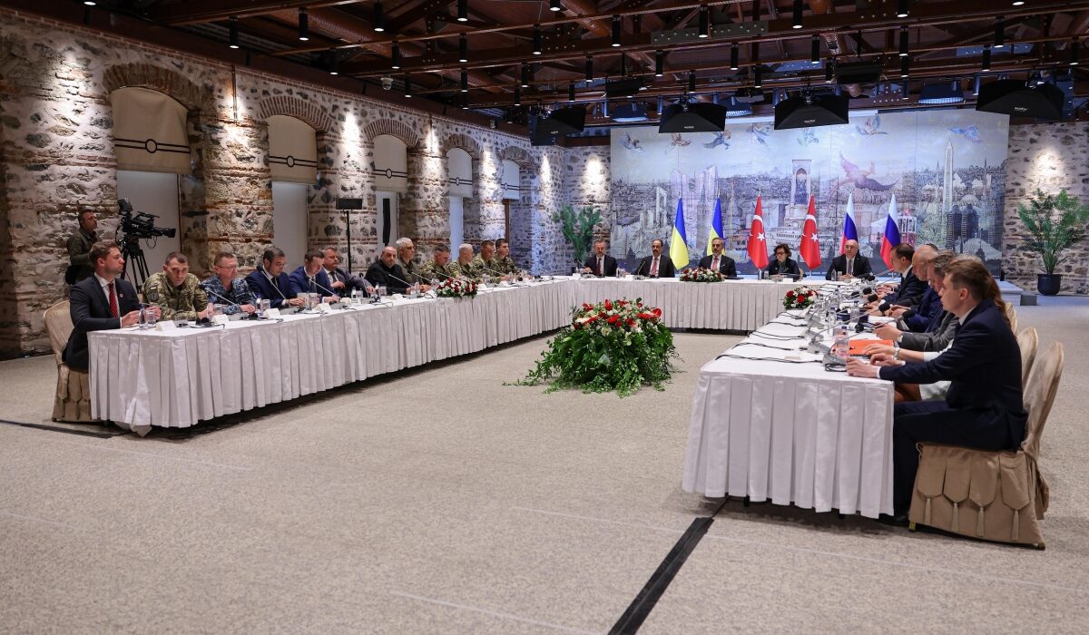 Ρωσία – Ουκρανία: Συμφώνησαν για την μεγαλύτερη ως τώρα ανταλλαγή αιχμαλώτων – Οι βασικές θέσεις των δύο πλευρών