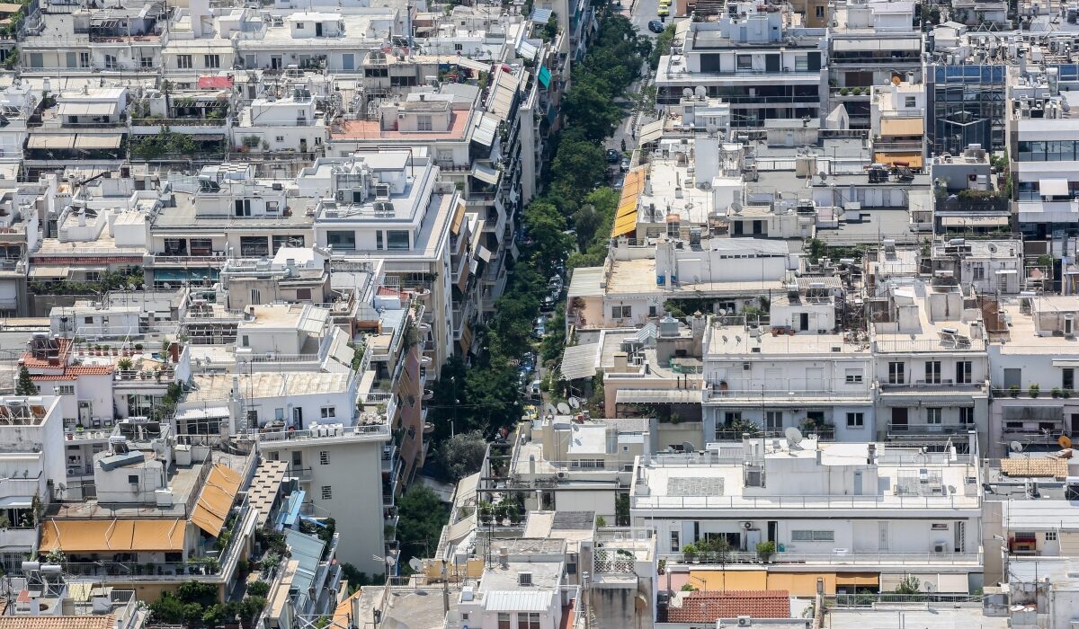 Ακίνητα: Στα 35 φεύγουν οι Έλληνες από το σπίτι των γονιών – Μεγάλη έρευνα για ενοίκια και τιμές