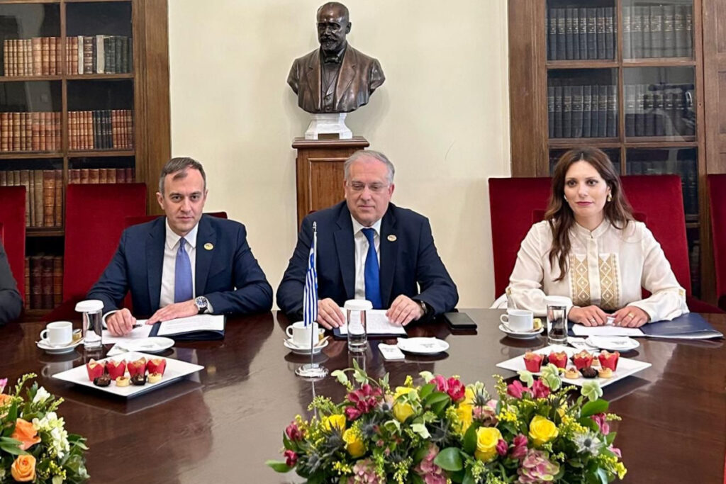 Συνάντηση Θεοδωρικάκου με τους Αιγύπτιους ομολόγους του: Στο επίκεντρο το ηλεκτρικό καλώδιο διασύνδεσης