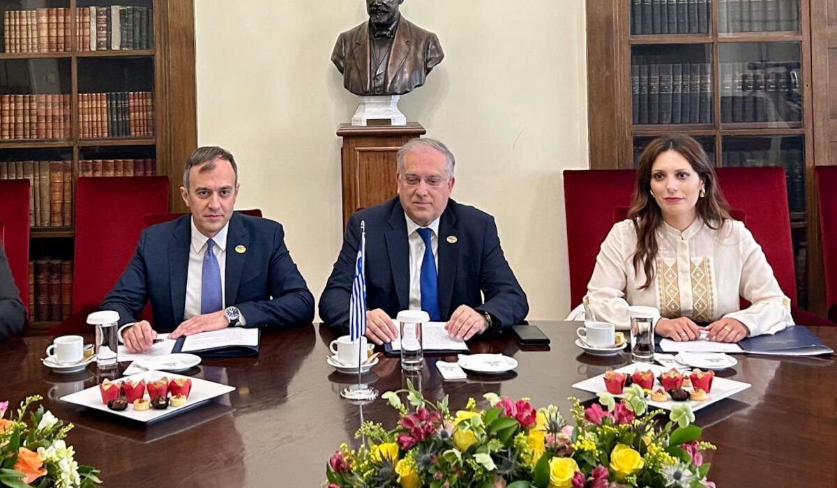 Συνάντηση Θεοδωρικάκου με τους Αιγύπτιους ομολόγους του: Στο επίκεντρο το ηλεκτρικό καλώδιο διασύνδεσης