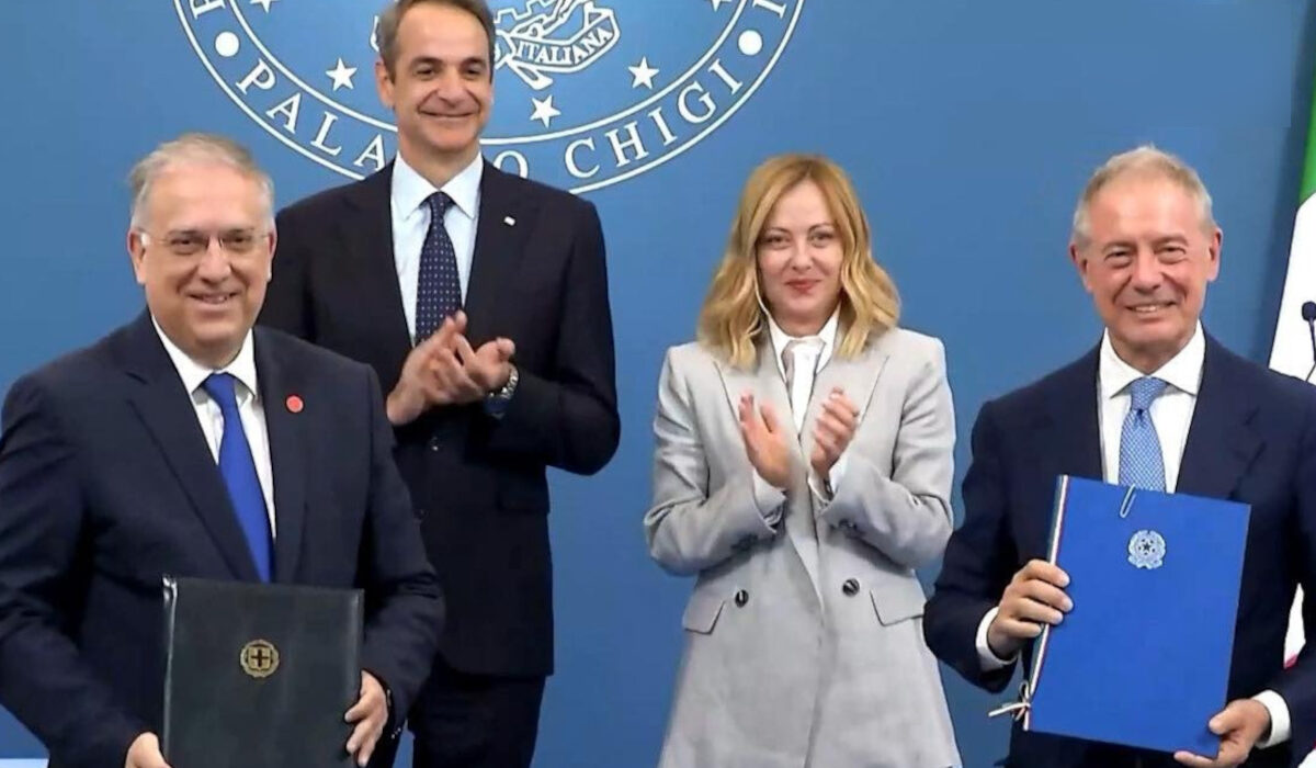 Θεοδωρικάκος: Υπέγραψε μνημόνιο με την Ιταλία για τη στήριξη των μικρομεσαίων επιχειρήσεων