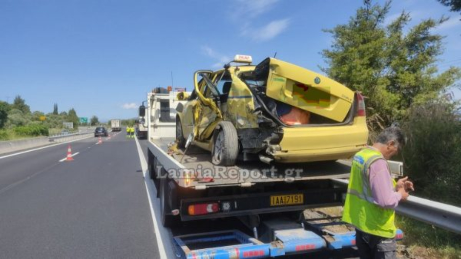 Σοβαρό τροχαίο στην Αθηνών – Λαμίας: Νταλίκα εμβόλισε ταξί σταματημένο στη ΛΕΑ