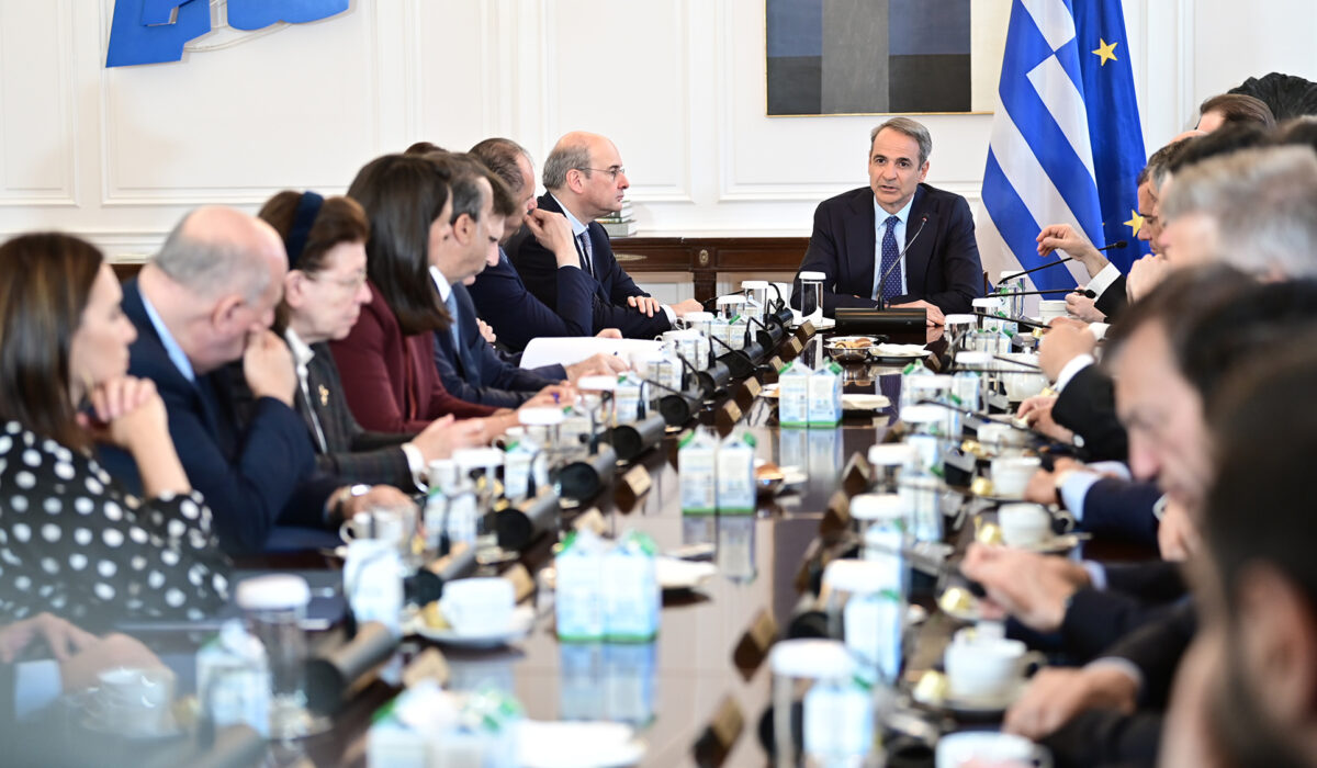 Ψάχνουν και δεν βρίσκουν Γραμματείς υπουργείων