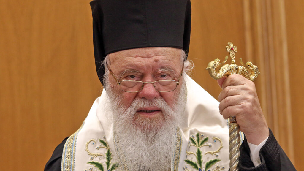 Ενόχληση Ιερώνυμου για την παρέμβαση του Μητροπολίτη Μεσσηνίας για τη Μονή Σινά