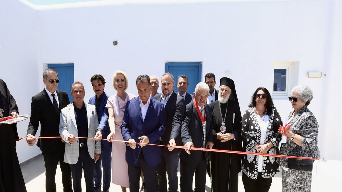 Από δωρεά σε δωρεά η ηγεσία του υπουργείου Υγείας