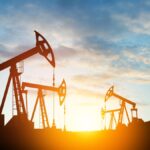 «Βουτιά» πάνω από 5% στο πετρέλαιο μετά την εκεχειρία Ιράν – Ισραήλ