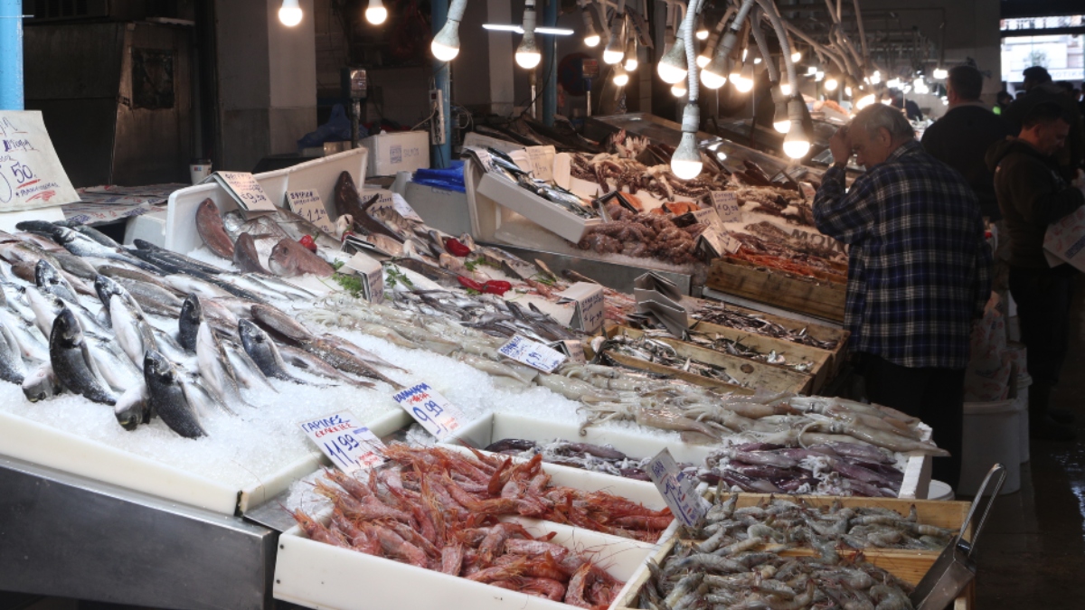 «Άφαντα» τα ψάρια από το τραπέζι - Έως και 80% πάνω οι αυξήσεις σε έναν χρόνο, δείτε τιμές