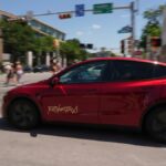 Ντεμπούτο «ναυάγιο» για τα ρομπότ-ταξί της Tesla – Αυτόνομη οδήγηση στο… αντίθετο ρεύμα