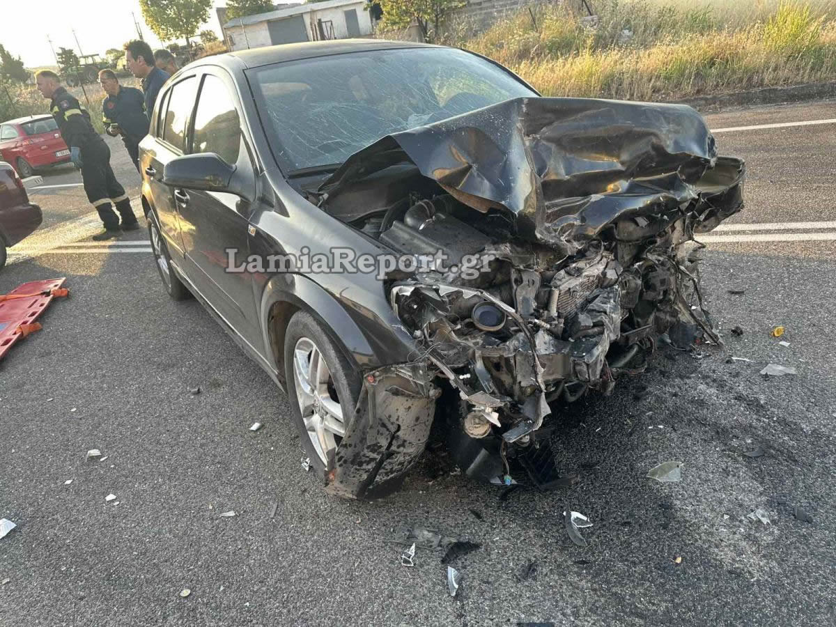 Σφοδρό τροχαίο στη Βοιωτία: Σκοτώθηκε ζευγάρι σε μετωπική σύγκρουση