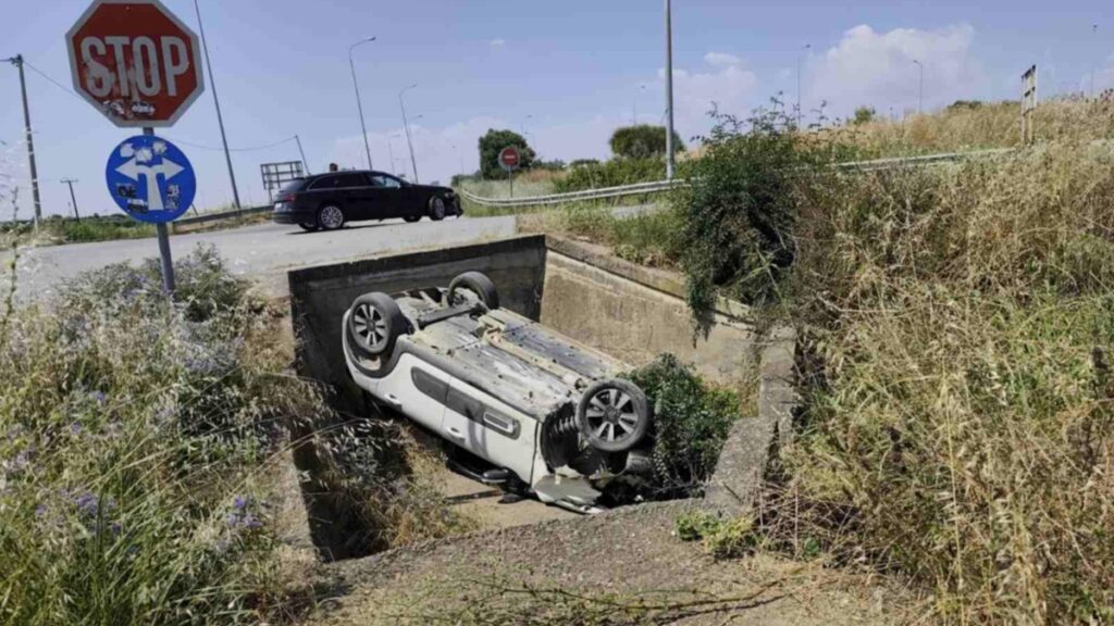 Τροχαίο για δήμαρχο στη Χαλκιδική - Το αυτοκίνητό του έπεσε σε χαντάκι