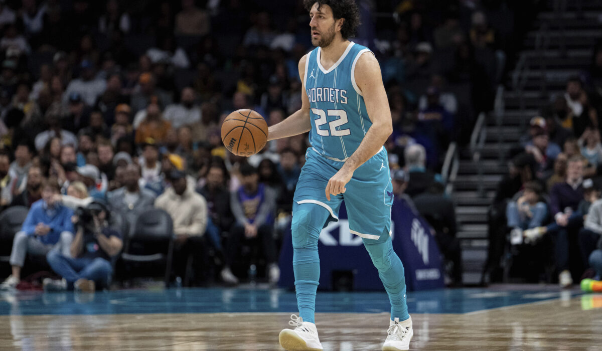 Ανατροπή με Μίσιτς: Συνεχίζει στο NBA με Χόρνετς, εκτός Euroleague