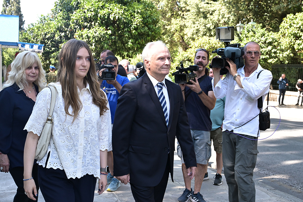 Άφιξη Ορκωμοσία νέων μελών κυβέρνησης