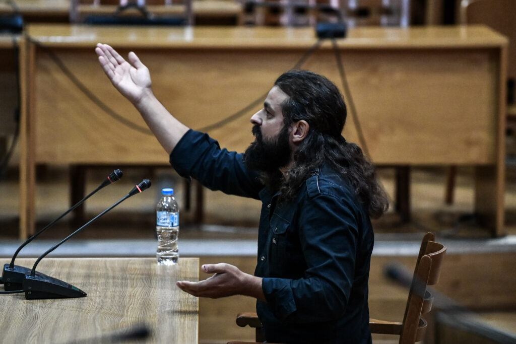 Στο εδώλιο για έσχατη προδοσία ο πρώην βουλευτής Μπαρμπαρούσης