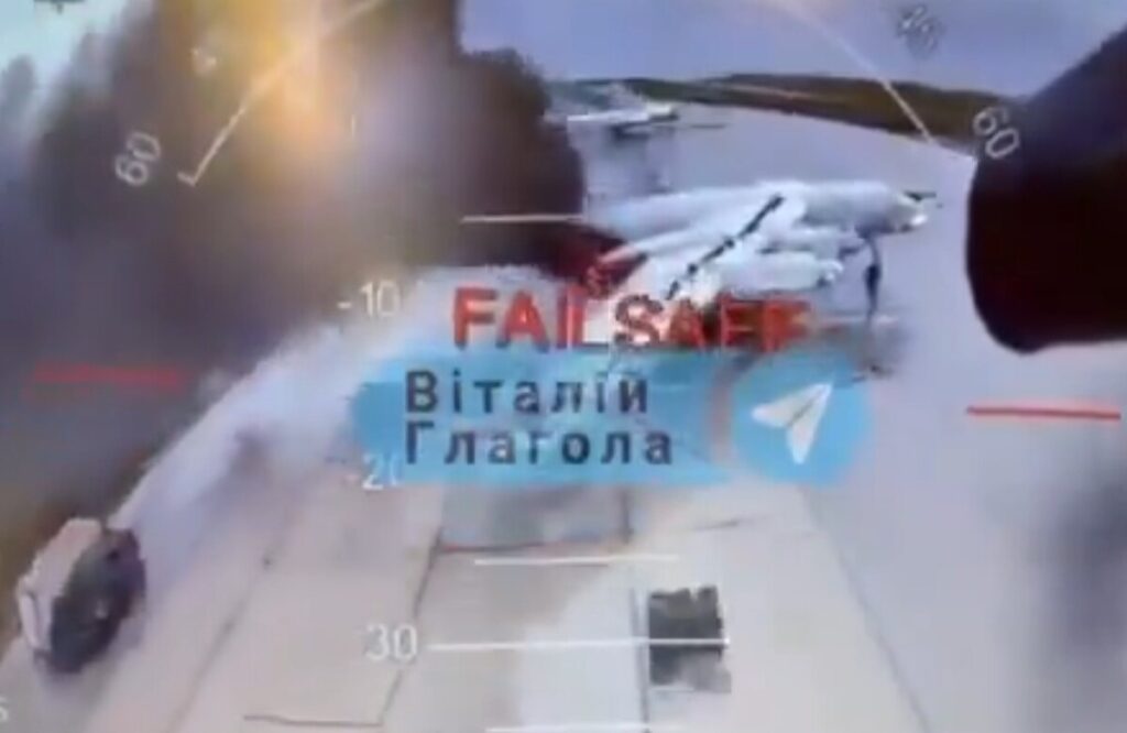 Η Ουκρανία υποστηρίζει ότι χτύπησε 40 ρωσικά αεροσκάφη με drones – Ζημιές 2 δισ. δολαρίων