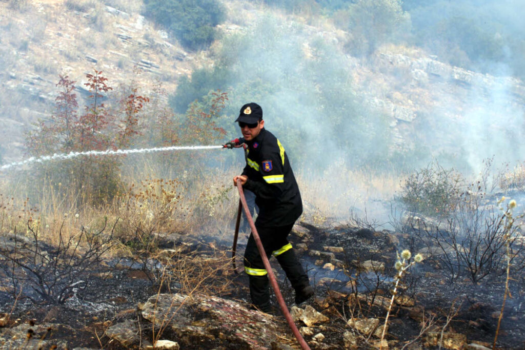 Πυροσβεστική επιχειρεί σε φωτιά Ηγουμενίτσα Θεσπρωτία