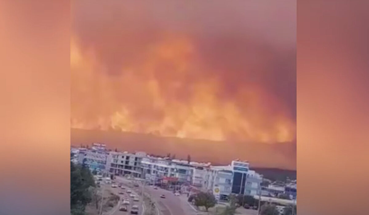 Τουρκία: Εικόνες Αποκάλυψης στη Σμύρνη από τις φωτιές – «Σαν την Ημέρα της Κρίσης» (Φωτογραφίες, Βίντεο)