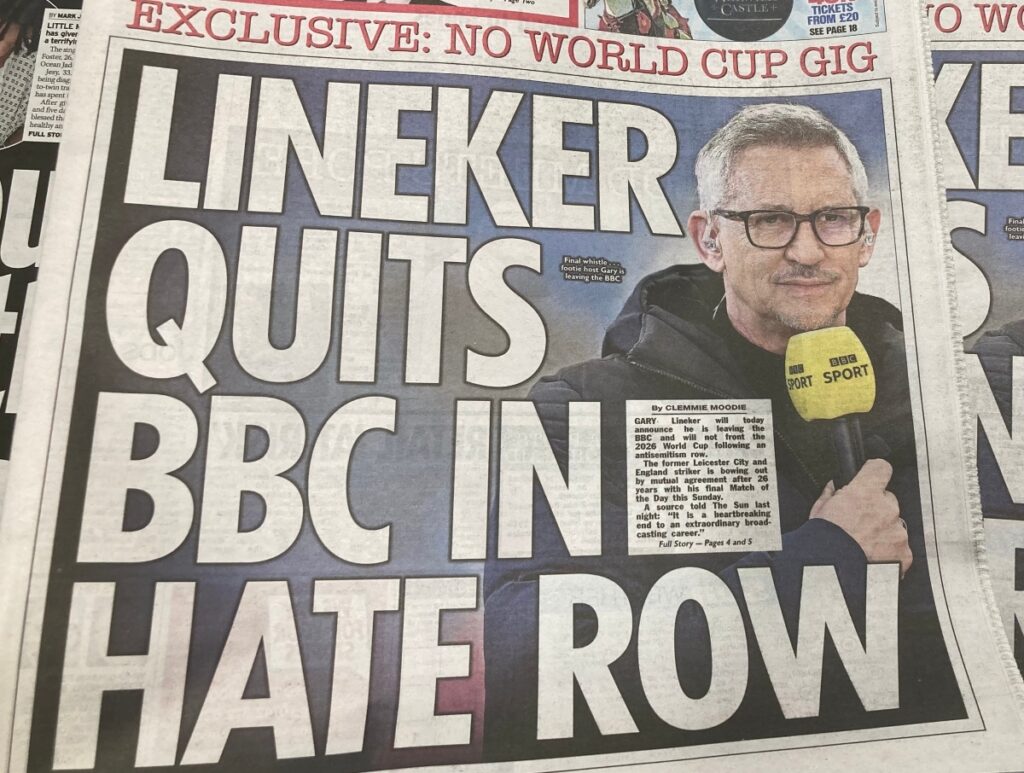 Sun: Το BBC έκοψε την τελευταία συνέντευξη του Λίνεκερ με τον Σαλάχ υπό τον φόβο αναφορών στο Ισραήλ και στη σφαγή στη Γάζα