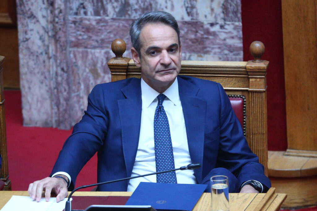 Τα σενάρια για Προανακριτική ή Εξεταστική και ο νέος «γόρδιος δεσμός» για Μητσοτάκη