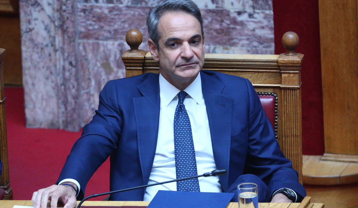 Τα σενάρια για Προανακριτική ή Εξεταστική και ο νέος «γόρδιος δεσμός» για Μητσοτάκη