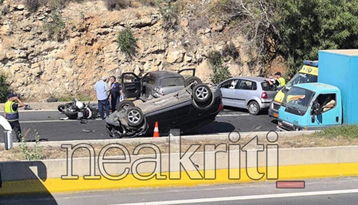 Τροχαίο με καραμπόλα και ανατροπή οχήματος στον ΒΟΑΚ
