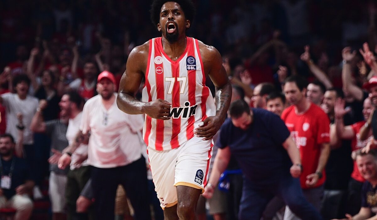 Νίκη – τίτλος για τον Ολυμπιακό (85-71), σφοδρά παράπονα από τον Παναθηναϊκό