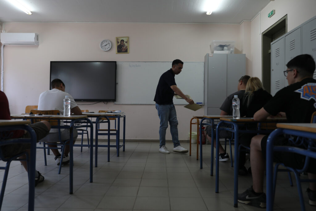 Πανελλήνιες 2025: Πότε βγαίνουν οι βαθμοί και οι βάσεις