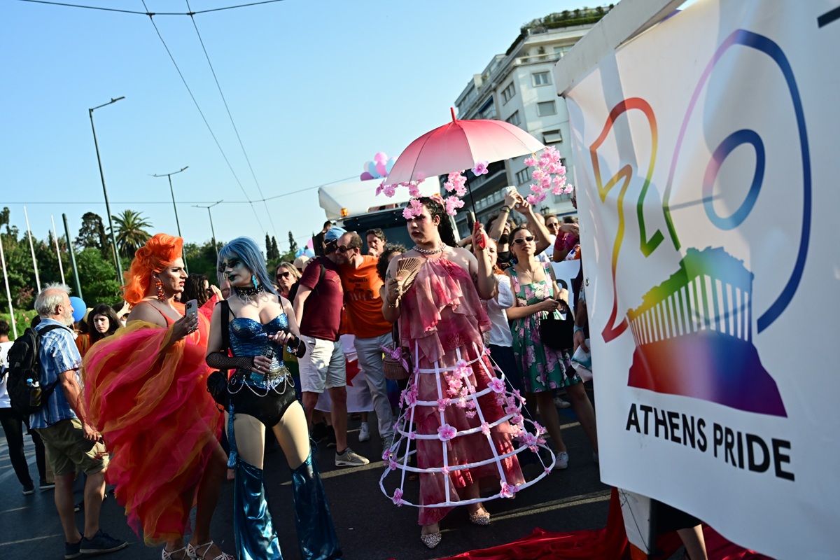 Η πολύχρωμη πορεία της Αθήνας ξεκίνησε, κυκλοφοριακές ρυθμίσεις στο κέντρο 3 Η πολύχρωμη πορεία της Αθήνας ξεκίνησε, κυκλοφοριακές ρυθμίσεις στο κέντρο