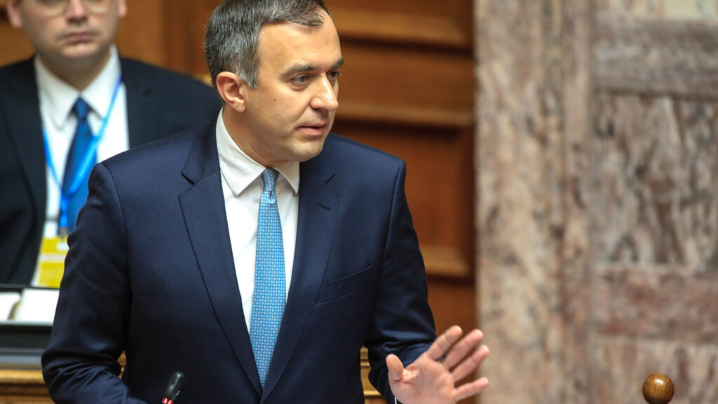 Δύο φορές οδηγήθηκε σε καταφύγιο ο Χατζηβασιλείου στο Κίεβο