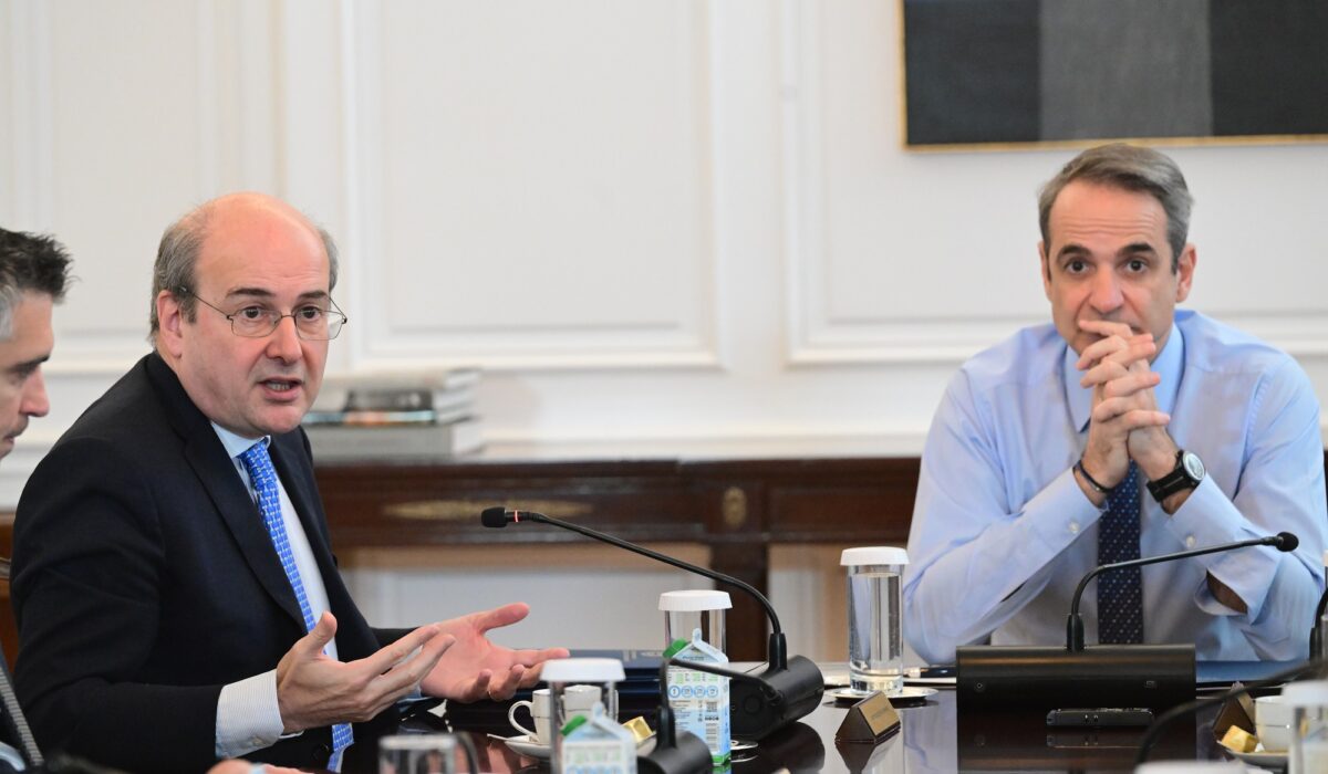 Ανοίγει ο φάκελος της λειψυδρίας – Σύσκεψη υπό τον Κ. Χατζηδάκη με ΕΥΔΑΠ – ΔΕΗ