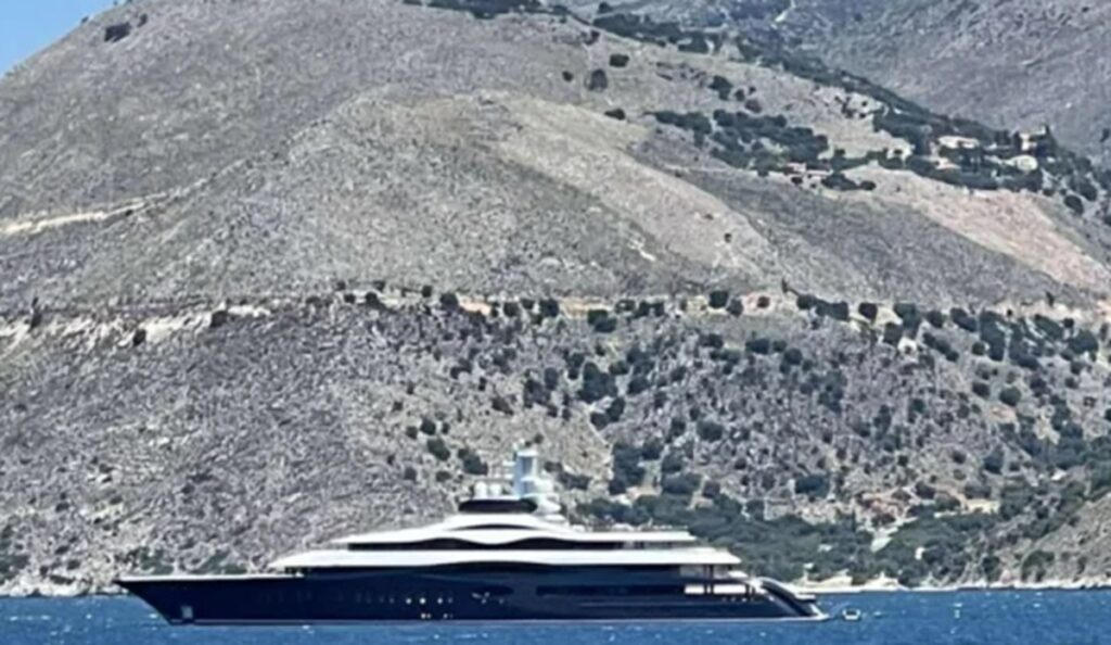 Tο υπερπολυτελές yacht των 300 εκατ.  του Ζούκερμπεργκ στην Κεφαλονιά – Δείτε εικόνες