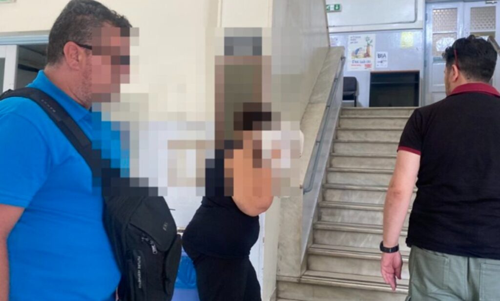 Βόλος: Προφυλακίστηκε η 52χρονη που κατηγορείται για παιδική πορνογραφία και γενετήσιες πράξεις σε βάρος της κόρης της