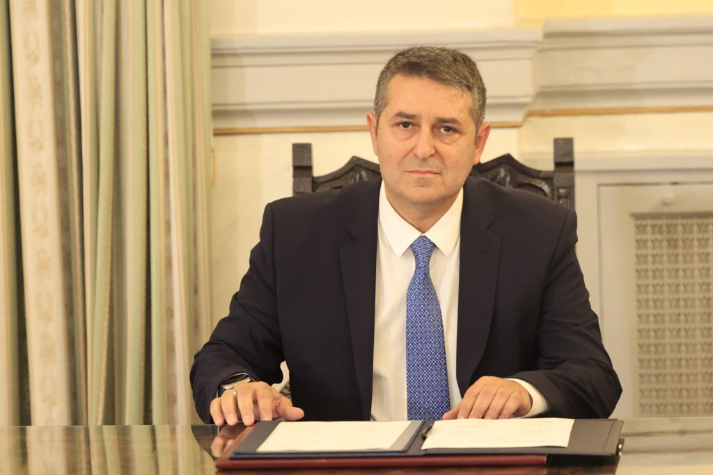 Στα χέρια του Γ. Μυλωνάκη η «πορτοκαλί μπάλα» για το ΣΕΦ