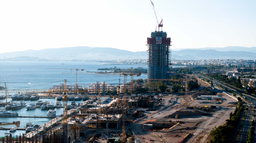 Ελληνικό: Αίτηση ακύρωσης στο ΣτΕ της άδειας ανέγερσης του καζίνο από τους Δήμους Γλυφάδας και Αλίμου