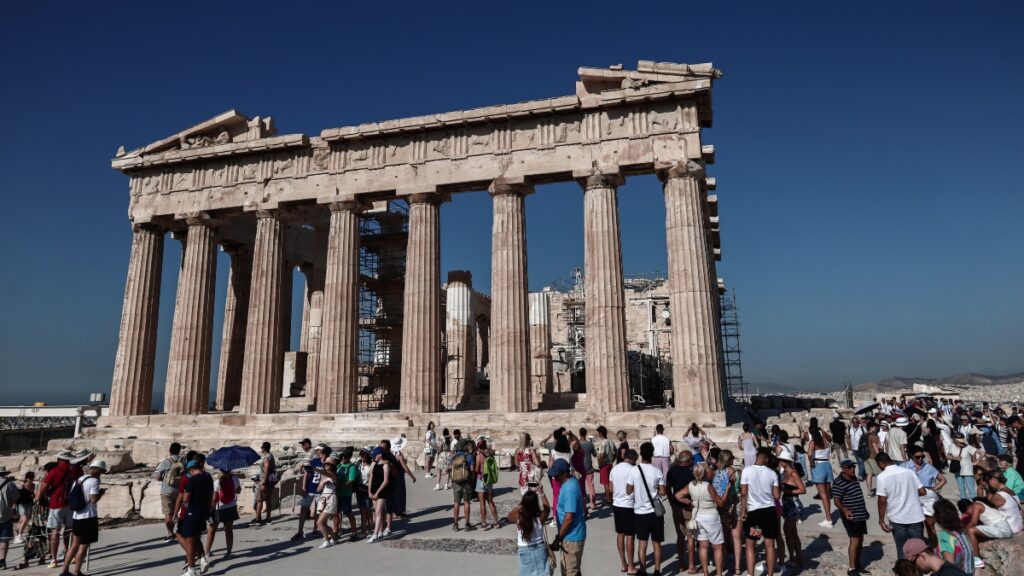 Ο καύσωνας βάζει «λουκέτο» στην Ακρόπολη - Οι ώρες