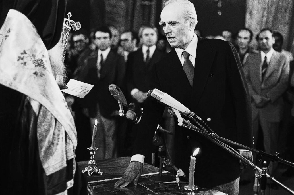 24 Ιουλίου 1974: Η ημέρα που επέστρεψε η Δημοκρατία στην Ελλάδα