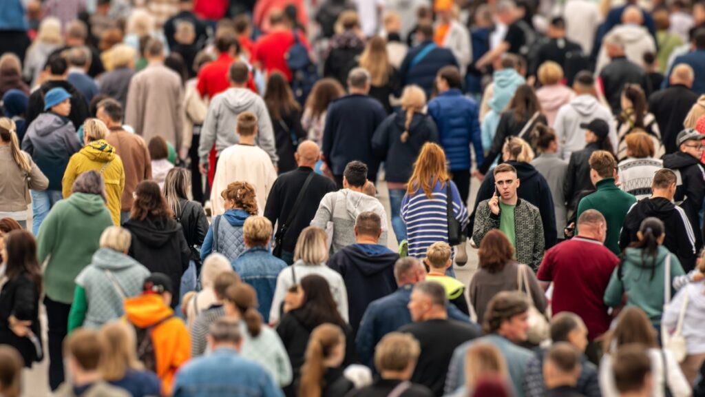 Δημοσκόπηση «καμπανάκι» για τη Gen Z στην Ευρώπη - Τι πιστεύουν για τη Δημοκρατία, τι λένε οι νέοι στην Ελλάδα