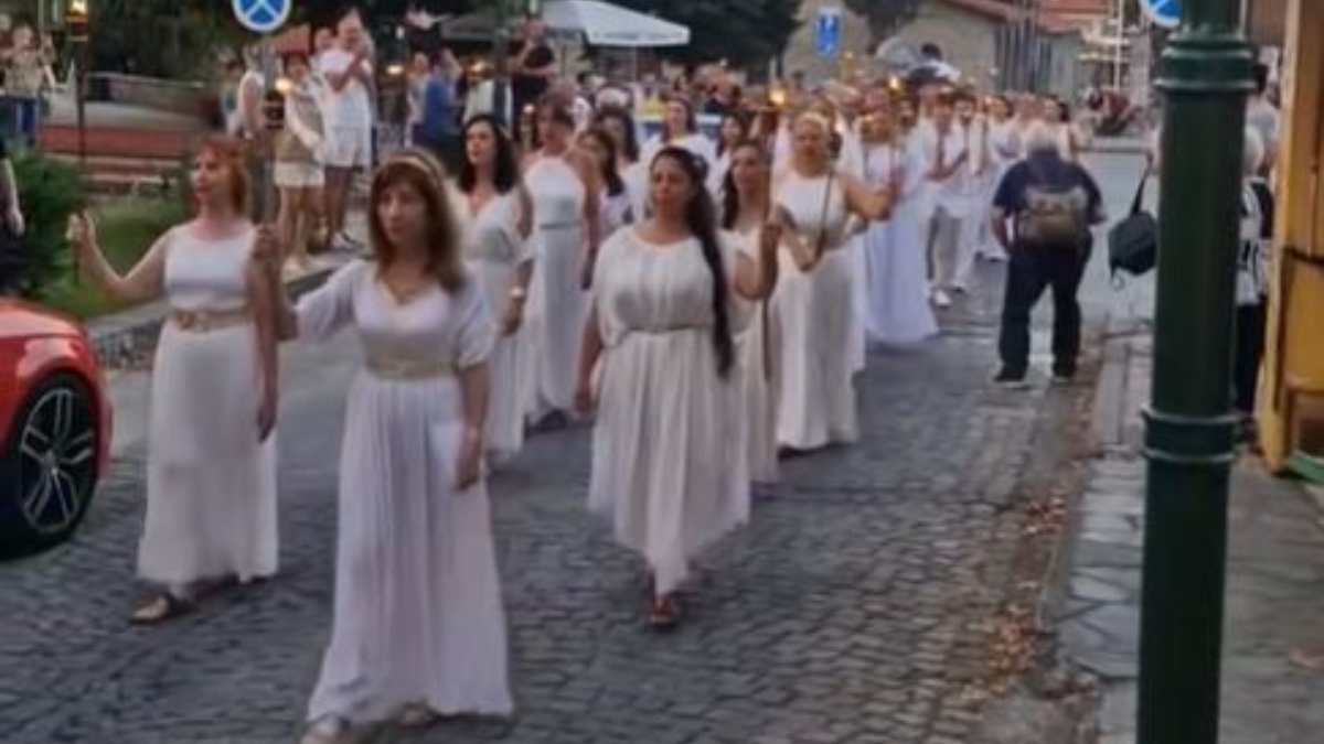 Προμήθεια 2025: Στον Όλυμπο για 30η χρονιά οι δωδεκαθεϊστές - Βίντεο από την παρέλαση