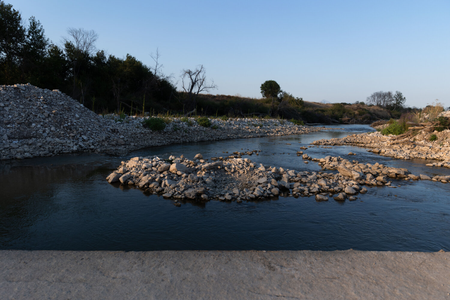 Στερεύει ο Πηνειός - Η λειψυδρία απειλεί τη Θεσσαλία με ερημοποίηση (εικόνες) 7 Στερεύει ο Πηνειός - Η λειψυδρία απειλεί τη Θεσσαλία με ερημοποίηση