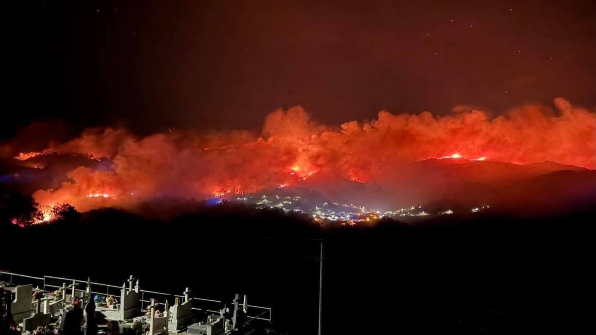 Καίγεται η Πορτογαλία - Πάνω από 1.700 πυροσβέστες μάχονται σε 10 μέτωπα φωτιάς