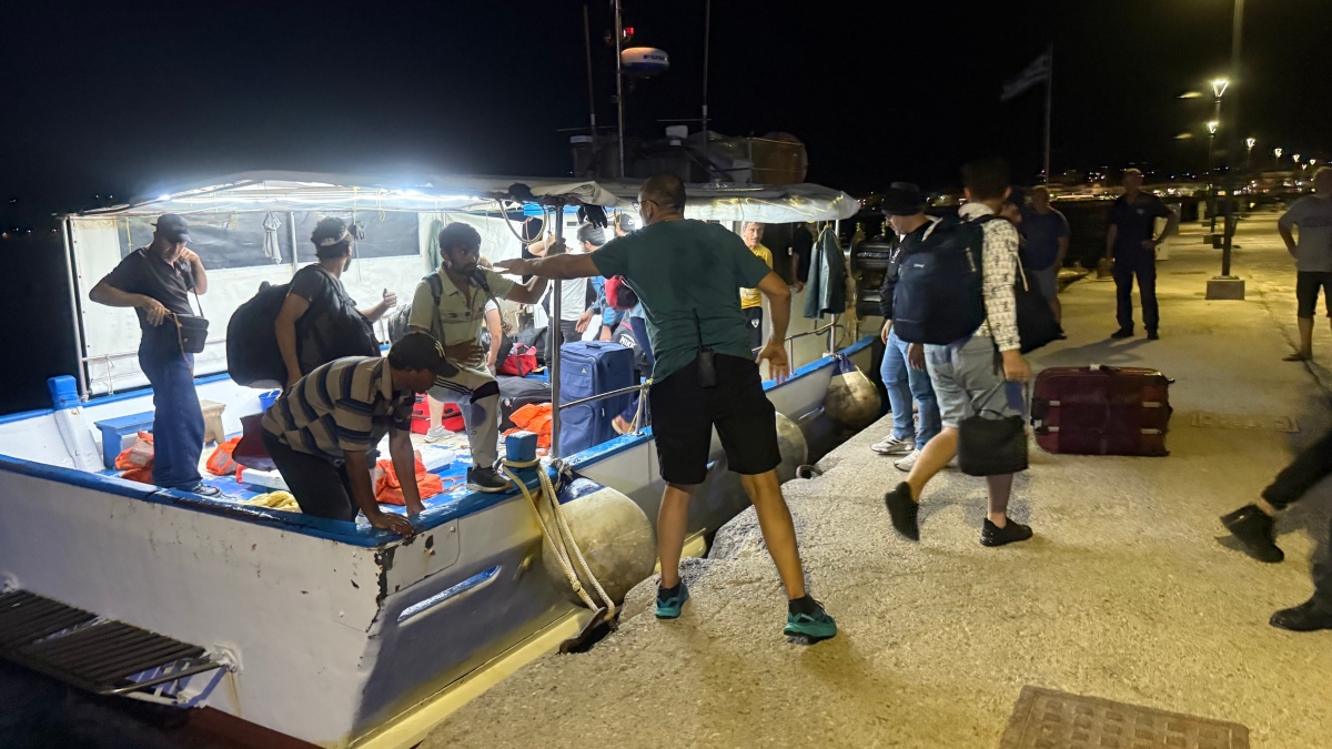 Σητεία: Φορτηγό πλοίο προσάραξε σε ύφαλο και πήρε νερά - Εγκαταλείφθηκε από το πλήρωμα