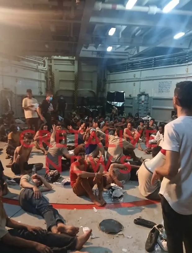 Αστυνομικοί καταγγέλλουν τις άθλιες συνθήκες μεταγωγής μεταναστών 4 Αστυνομικοί καταγγέλλουν τις άθλιες συνθήκες μεταγωγής μεταναστών