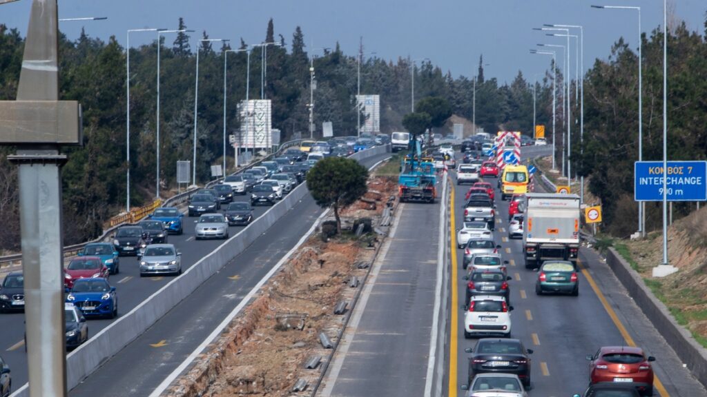 Καραμπόλα 5 οχημάτων στη Θεσσαλονίκη – Χάος με την κίνηση στην περιφερειακή οδό