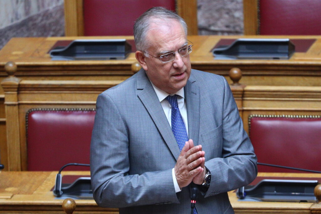 Τι κρύβεται πίσω από τις εμμονές για τον Θεοδωρικάκο