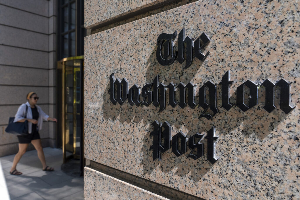 Κύμα φυγής κορυφαίων δημοσιογράφων από την Washington Post – Δυσοίωνη η «εποχή Μπέζος»