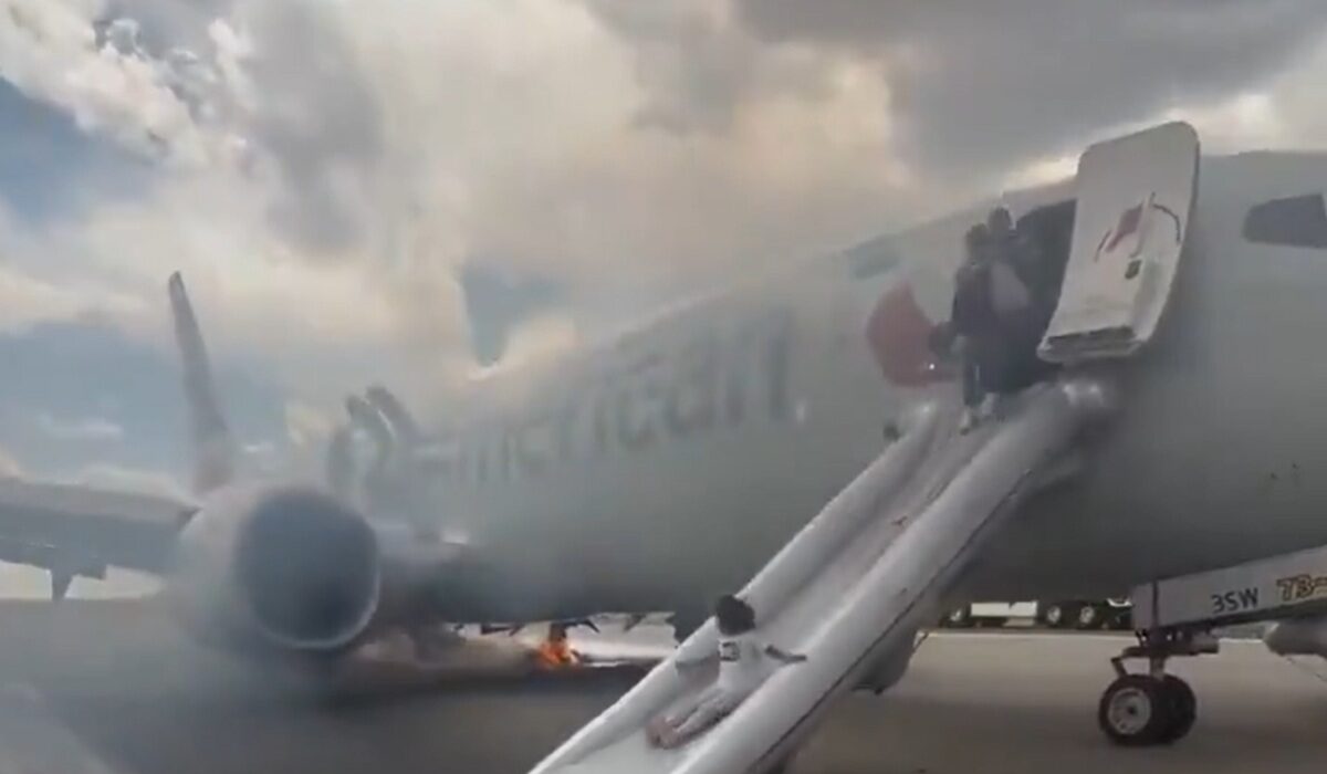 ΗΠΑ: Πανικός σε αεροπλάνο της American Airlines πριν την απογείωση, εκκενώθηκε φλεγόμενο Boeing