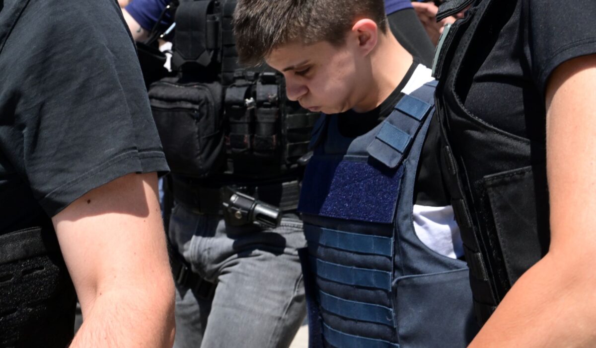 «Ξεφυσώντας» βγήκε από τη ΓΑΔΑ η Ειρήνη Μουρτζούκου – Πάει Κορυδαλλό (Φωτογραφίες)