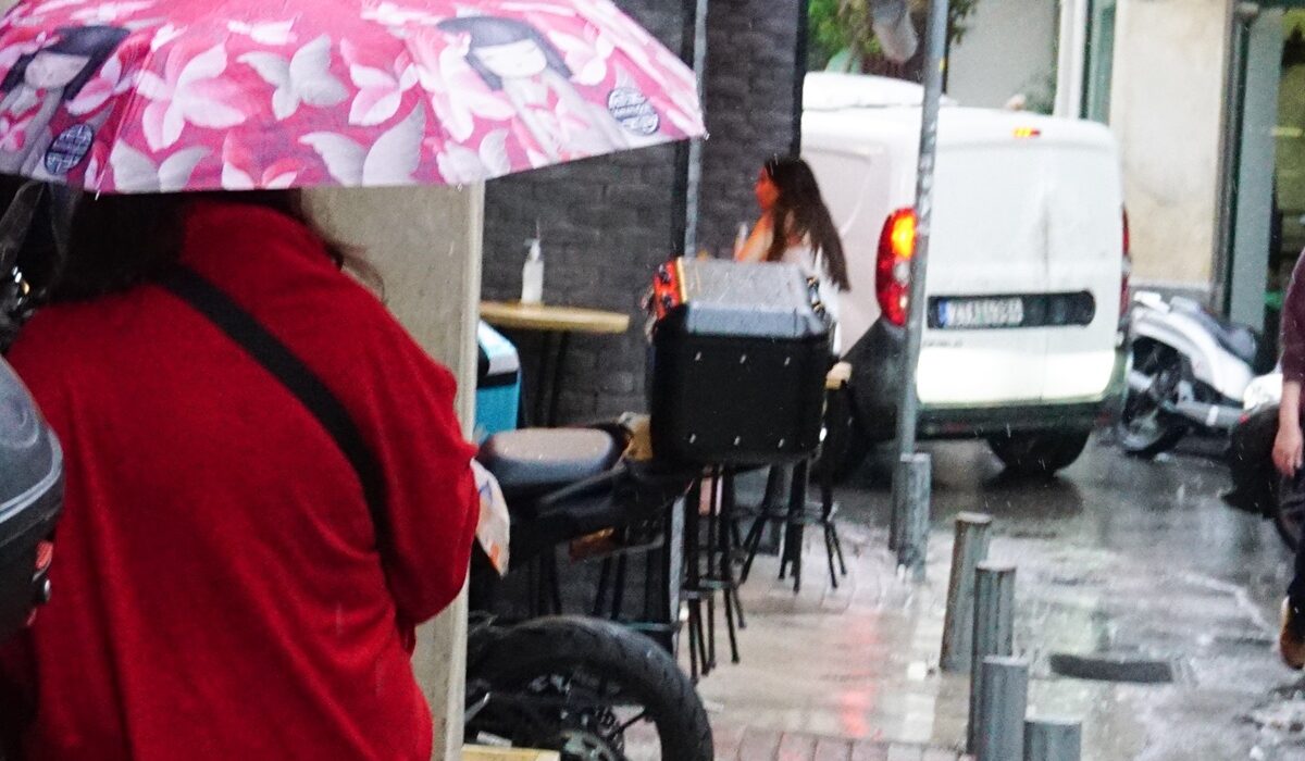 Καιρός: Βροχές και καταιγίδες σήμερα – Πού θα είναι πιο έντονα τα φαινόμενα