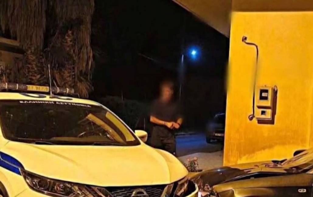 Άγρια καταδίωξη στα Φιλιατρά – Διαρρήκτες εμβόλισαν περιπολικό, τραυματίες δύο αστυνομικοί